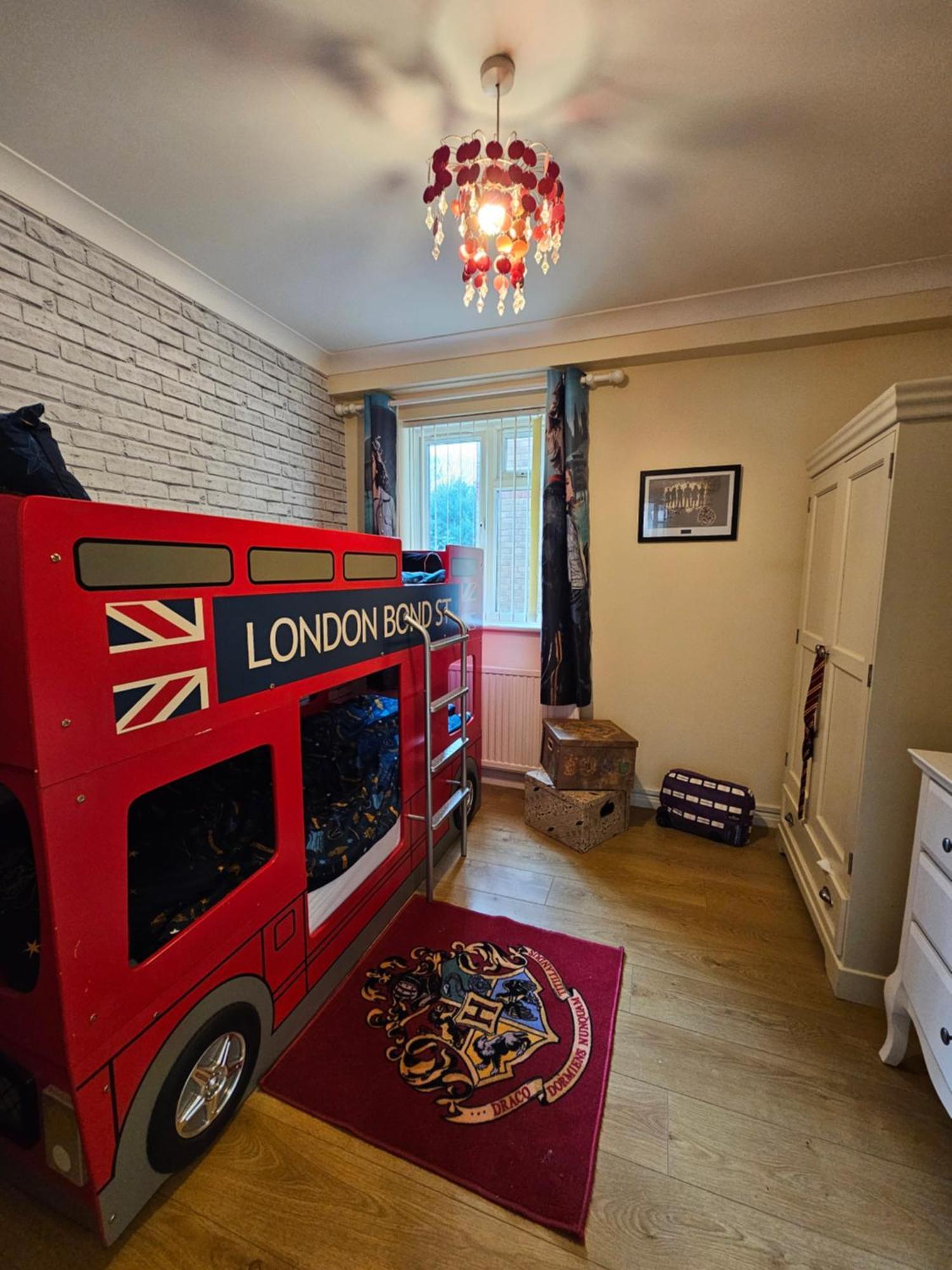 Harry Potter Hogwarts Apartment Watford  Exterior foto